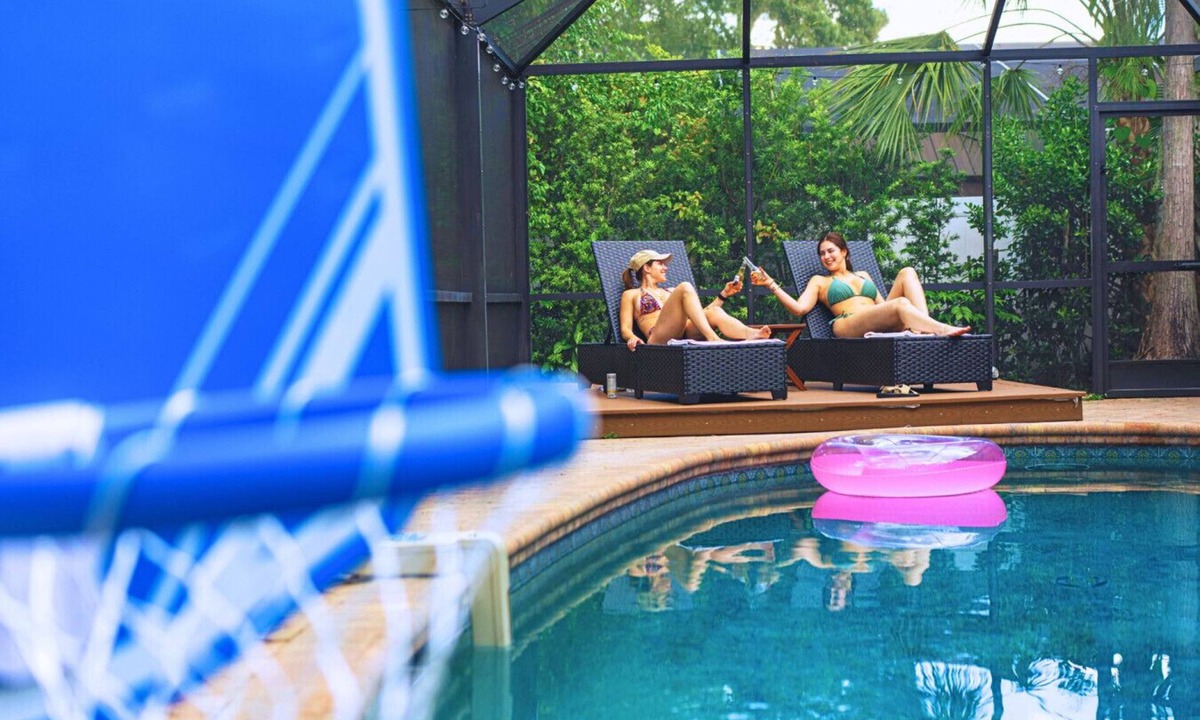 East Naples Villa | Naples Villa Heated Pool Cinema & Game Room