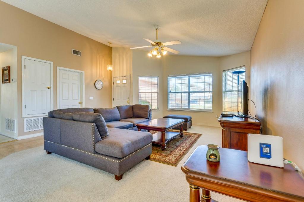 Navarre House | Navarre Vacation Rental Home about 4 Mi to Beach!