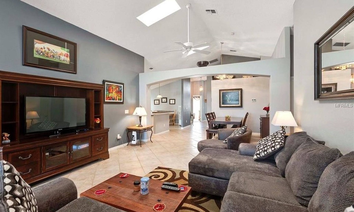 West Kissimmee House | Near Disney – 5/4 Pool Home with Spa Family-Friendly-free pool heat