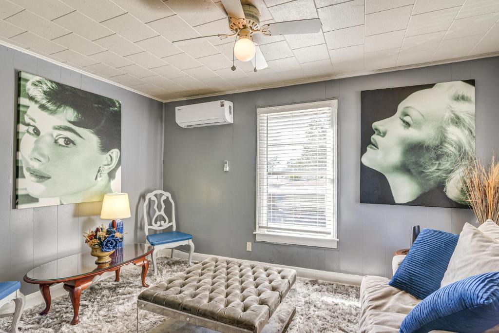 Lakeview  Jefferson County Apartment | Near Sabine Lake & Refineries: Pet-Friendly Apt