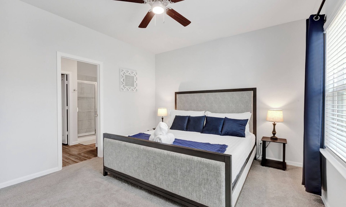 Magnolia House | New - 3 bed 2 Bath house in Magnolia with Fast Wifi- Garage Parking