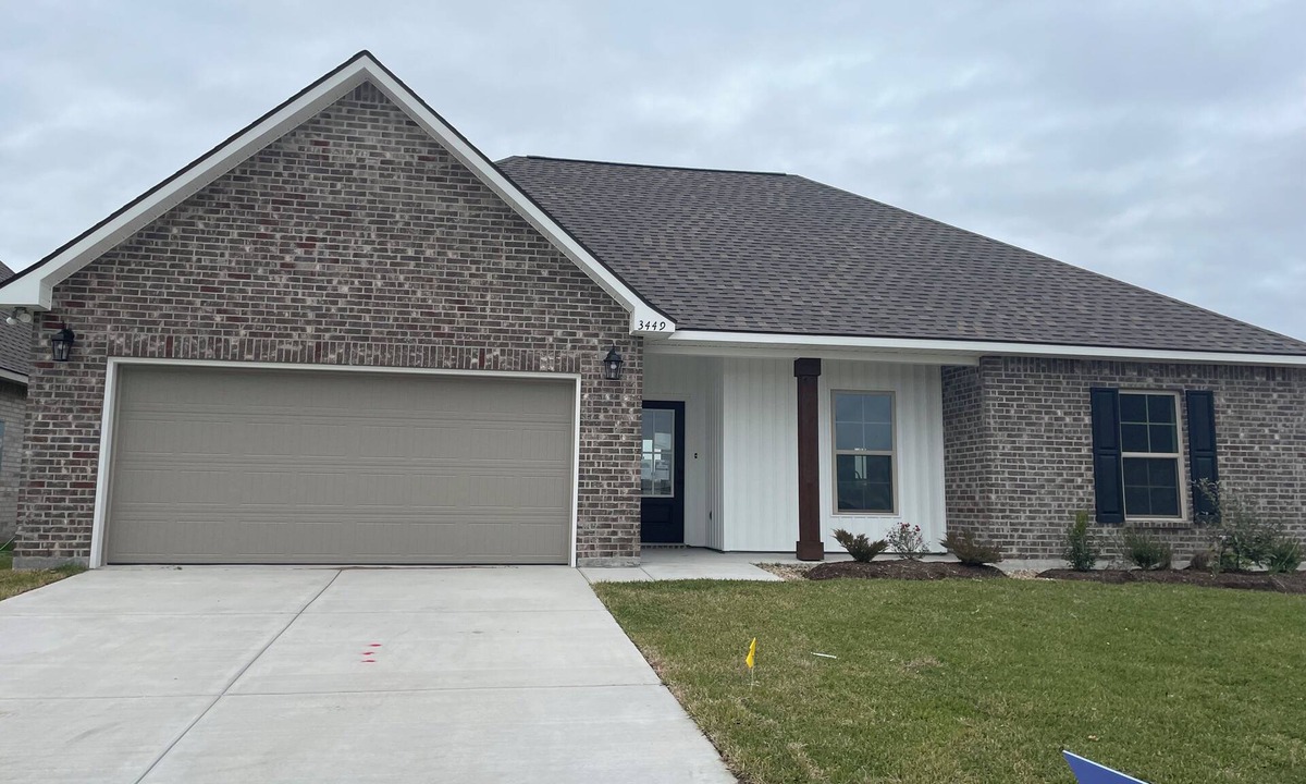 Lake Charles House | New 3-bedroom house in awesome Lake Charles with large backyard and comfort.
