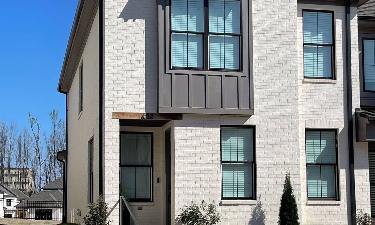 Oxford House | NEW CONSTRUCTION Hotty Toddy Hideaway- Stylish New 3BR/3.5BA Townhome in Oxford