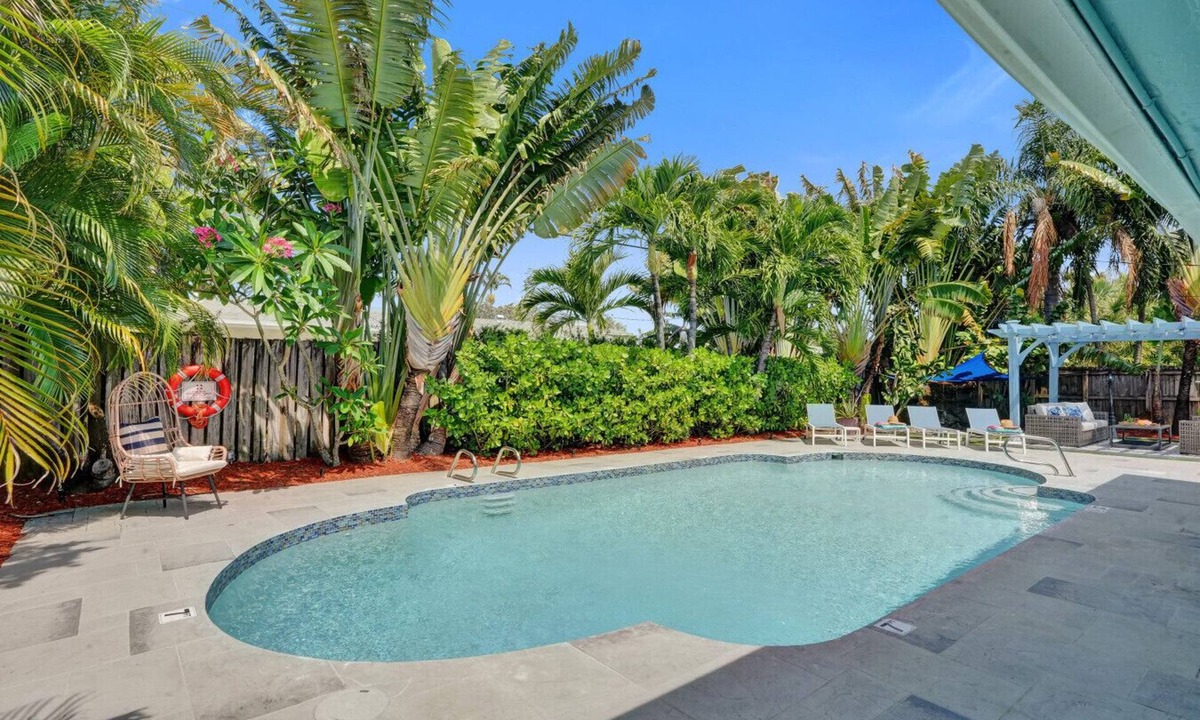 Wilton Manors House | New! Heated Pool (Complimentary) Mini Golf Pergola Few Min from Wilton Dr and the Beach