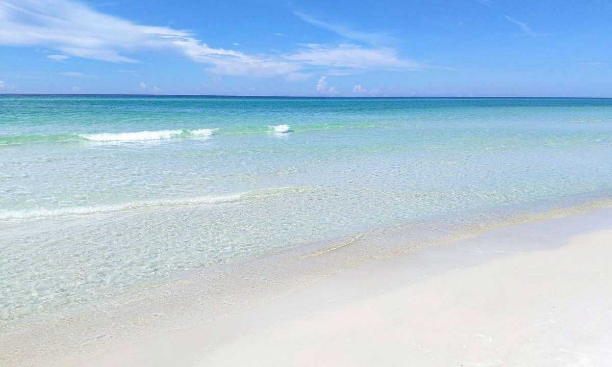 Kiska Beach Cottage | NEW!Kiska Cottage: Fall & Snowbird Deals:Short walk to beach:bikes + chairs incl