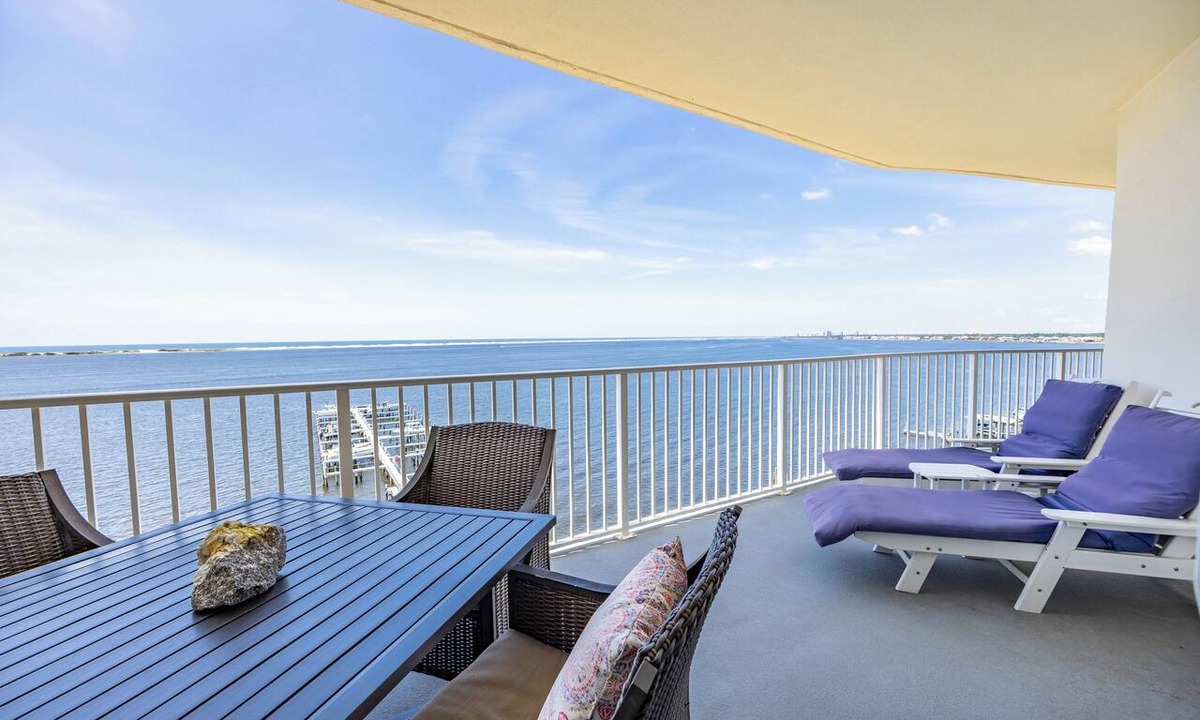 Ono Island Condo | New Listing! New Furniture! 7th Floor view of Gulf across the gorgeous ICW!