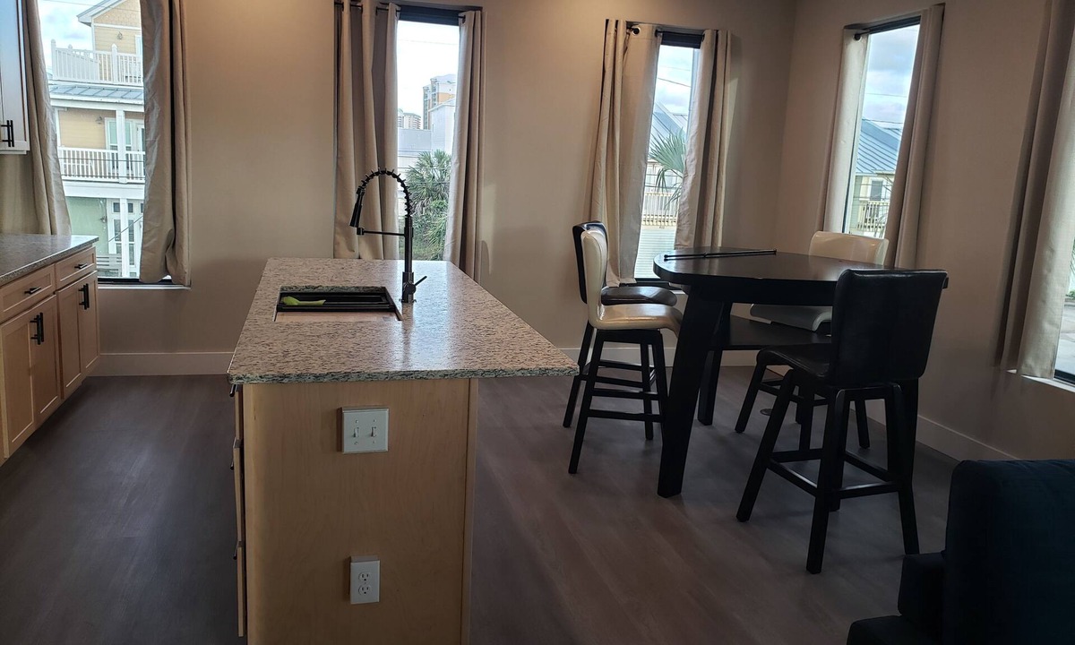 Bel Air Apartment | New Luxury 1BR Condo – Walk to the Beach