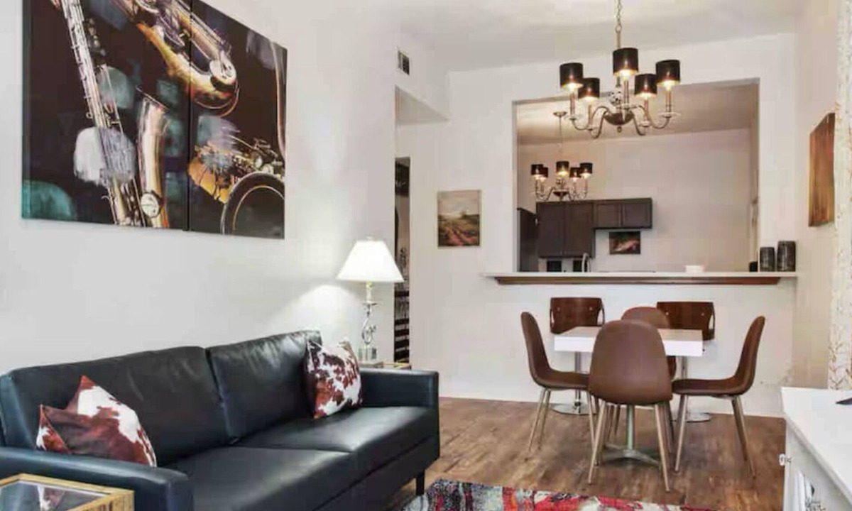 Saint Claude Apartment | New Orleans Bywater best Serene 2-bedroom apartment central Ac/heat,20% discount