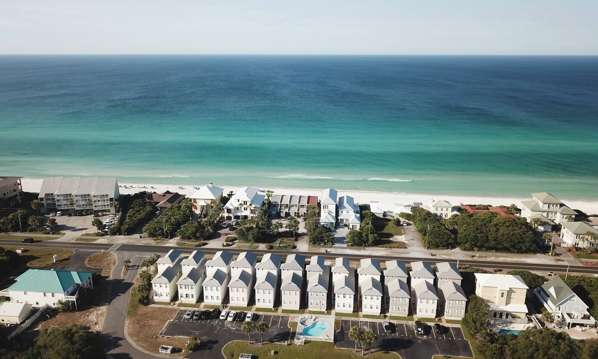 Seacrest House | New Remodel 30A, Beautiful Gulf View! 2 minute Walk to Beach, Community Pool