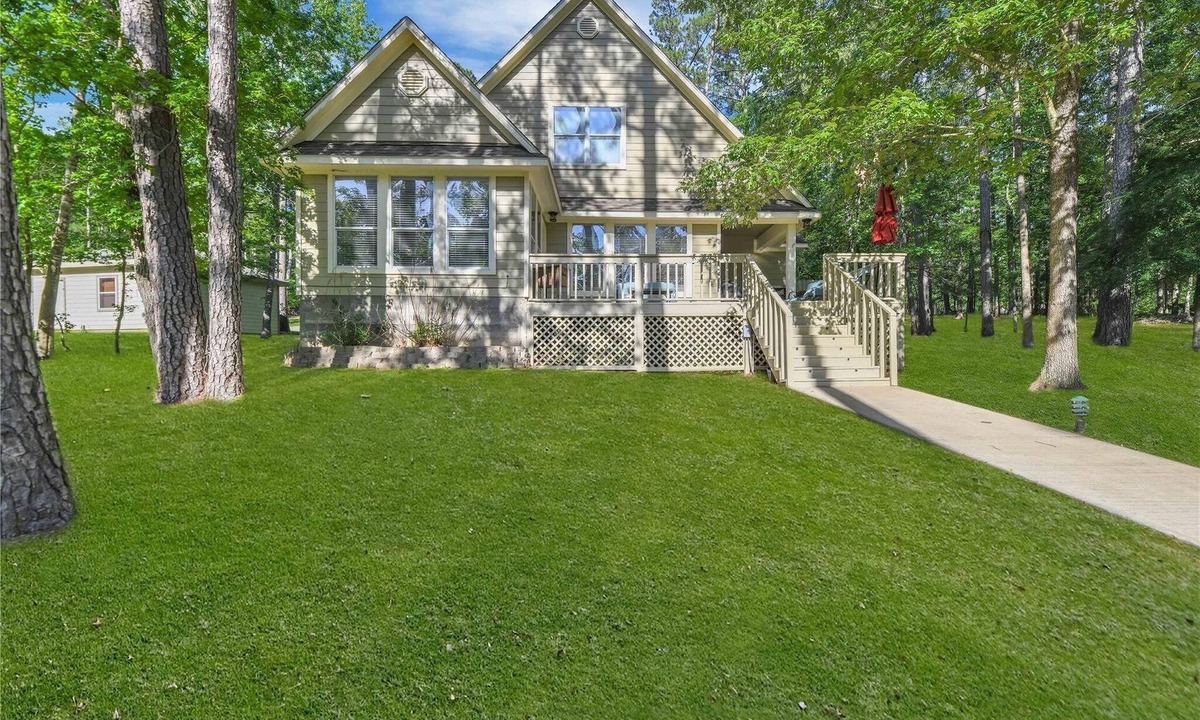 Cape Royale House | NEW! Wooded Lake Retreat (3-Bedroom Home) - Pets Allowed