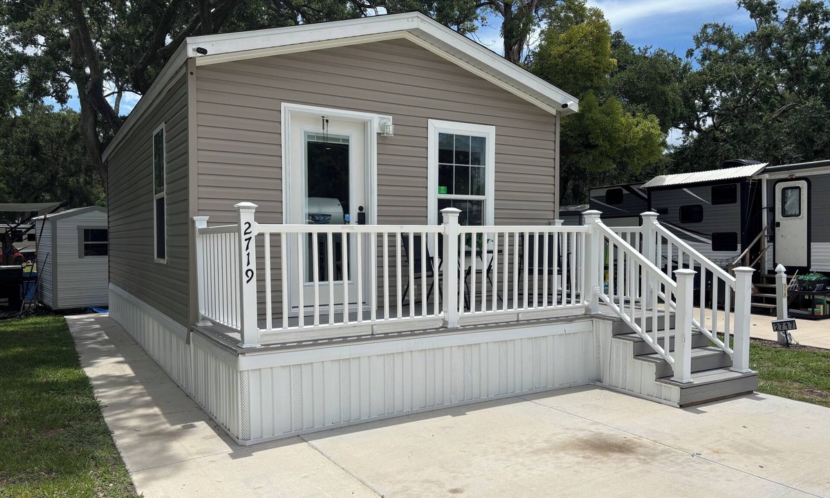 Kissimmee Cottage | Newly Remodeled Tiny Home 20 minutes from Disney!~