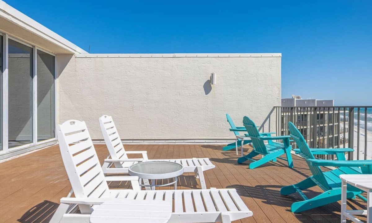 Panama City Beach Apartment | *NEWLY RENOVATED* Beachfront Edgewater Penthouse 3bd/3ba FREE beach chairs