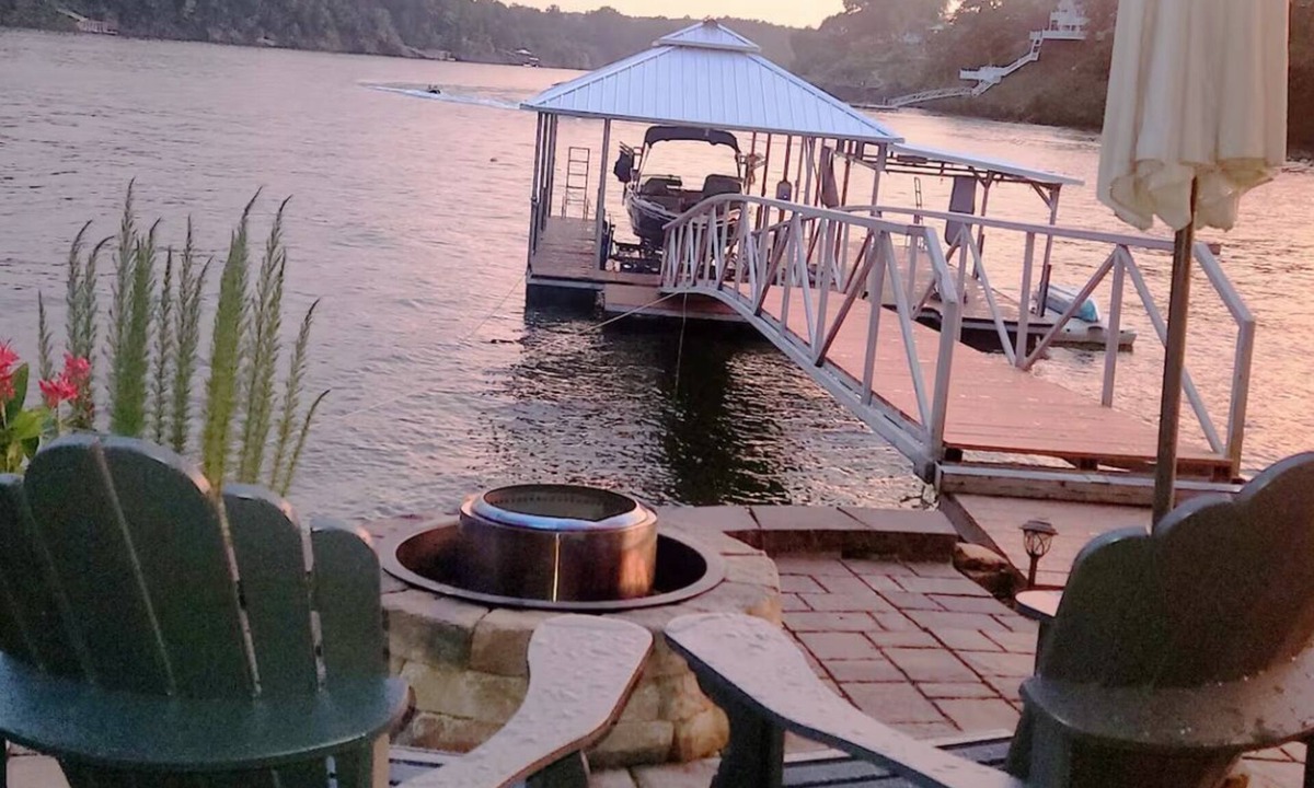 Cullman Cottage | No steps to dock-Deep Water-Cullman Side-Plenty of Parking-Sunsets & Campfires