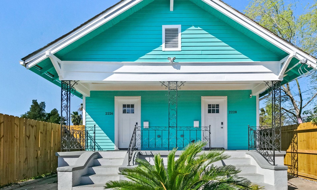 Saint Roch House | NOLA Arts St Heaven - 2 miles to FQ - Free Parking - Blackout Curtains