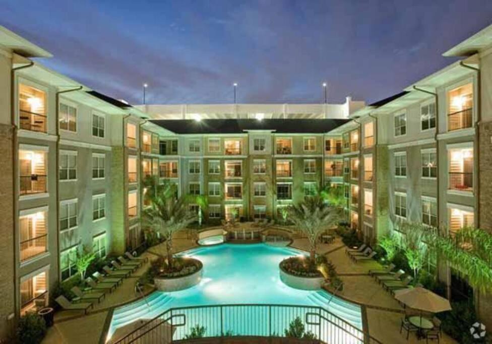 Astrodome Apartment | NRG Park - Spacious Two-Bedroom Two-Bathroom Apartment