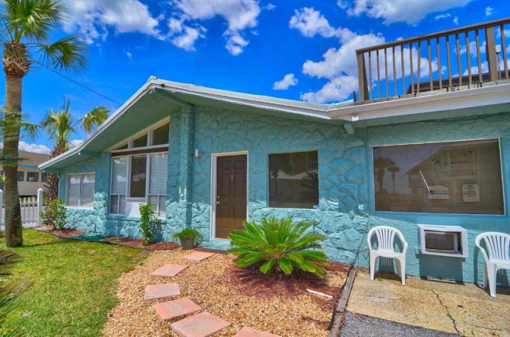 Silver Sands Beach Apartment | "Oceana" Surf Drive