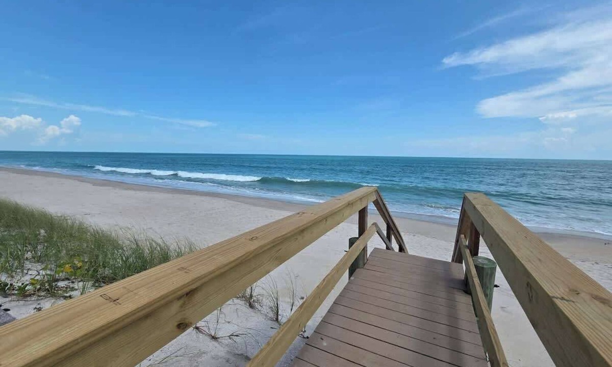 Floridana Beach House | Oceanfront Blue View Townhome - Direct Beach Access