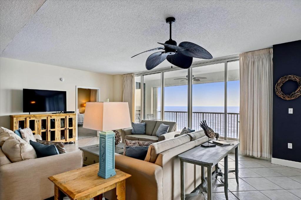 Holiday Isle Apartment | Oceania Condominium 705 Condo