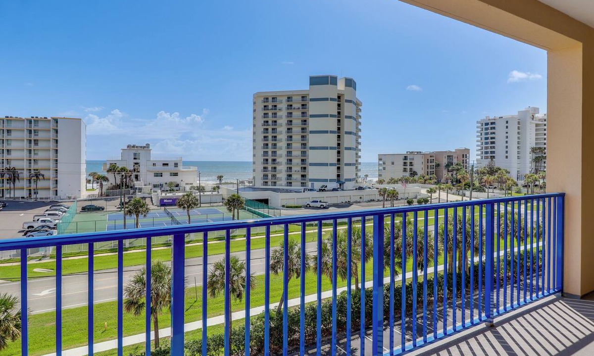 New Smyrna Beach Condo | Oceanview Obsession - 2Bdr Condo w/Pool & Hottub