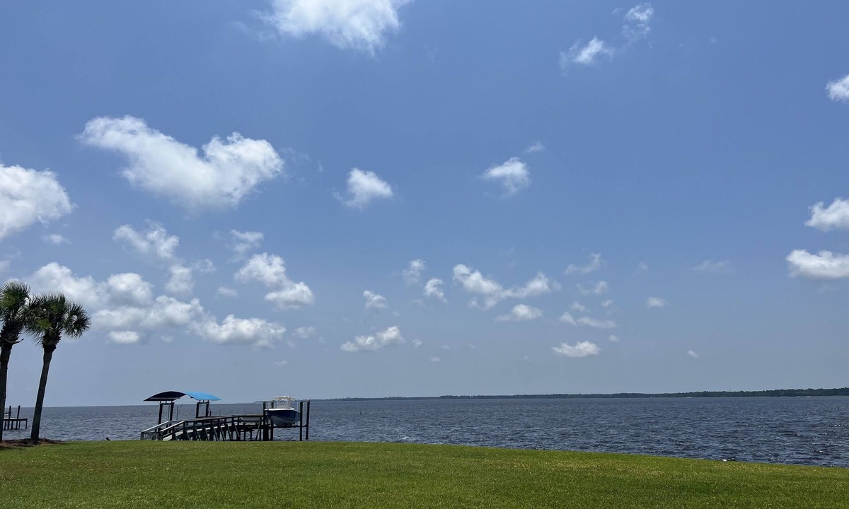 Panacea Condo | Ochlocknee Bay front condo located in George's Lighthouse gated community.