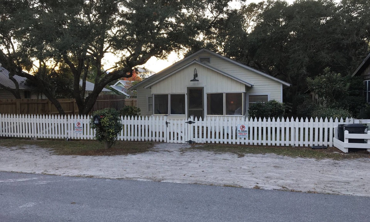Grayton Beach Cottage | Old Grayton Presence in Quaint Cottage