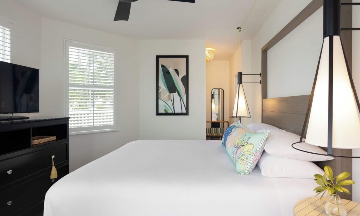 Historic Seaport Hotel | Old Town Key West Hideaway with Poolside Fun!