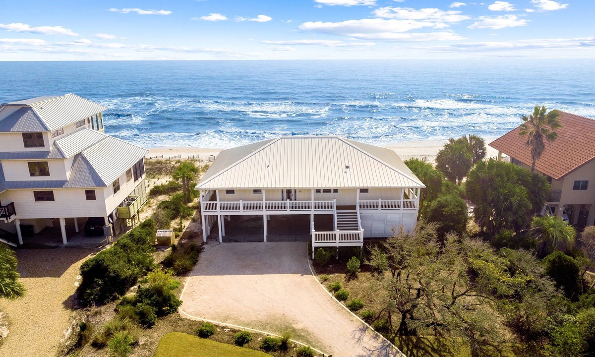 Treasure Beach Village House | OMG By the Sea- 3BR Home in the Plantation- Sleeps 12, Pet Friendly, Beachfront!