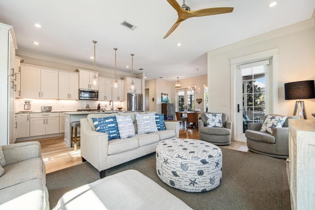 Lakeside at Blue Mountain Beach House | On Cloud 9