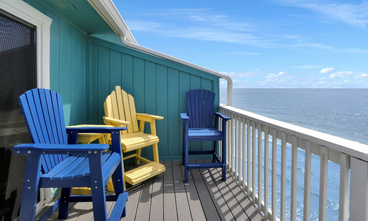Cape San Blas House | On Top Of The Beach, Screen Porch, Gulf & Bay Views ~ Their Inheritance