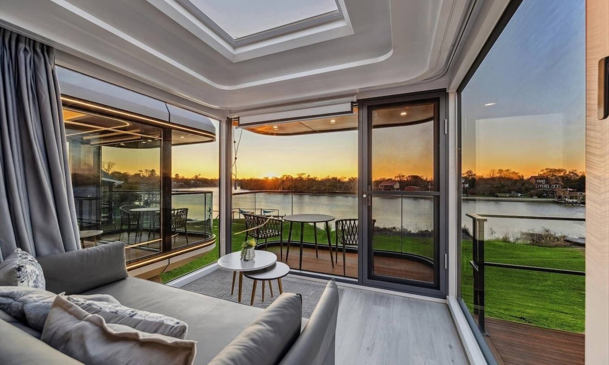 Highlands Apartment | One-of-a-kind tiny home designed for an unforgettable stay by the beautiful San Jacinto River