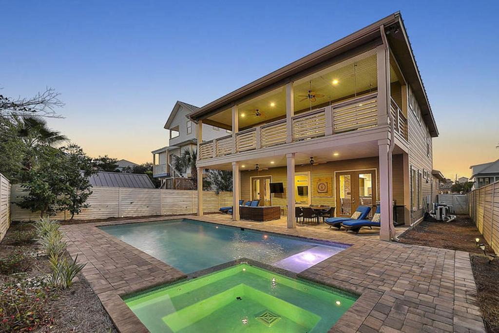 Crystal Beach House | Out of the Blue by Five Star Properties