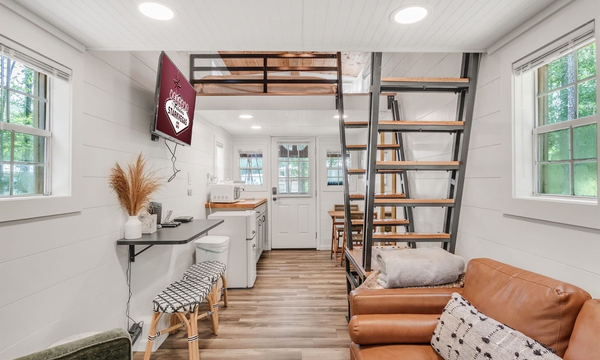 Starkville House | OutBack, Glamping, Screened-In Sunsets