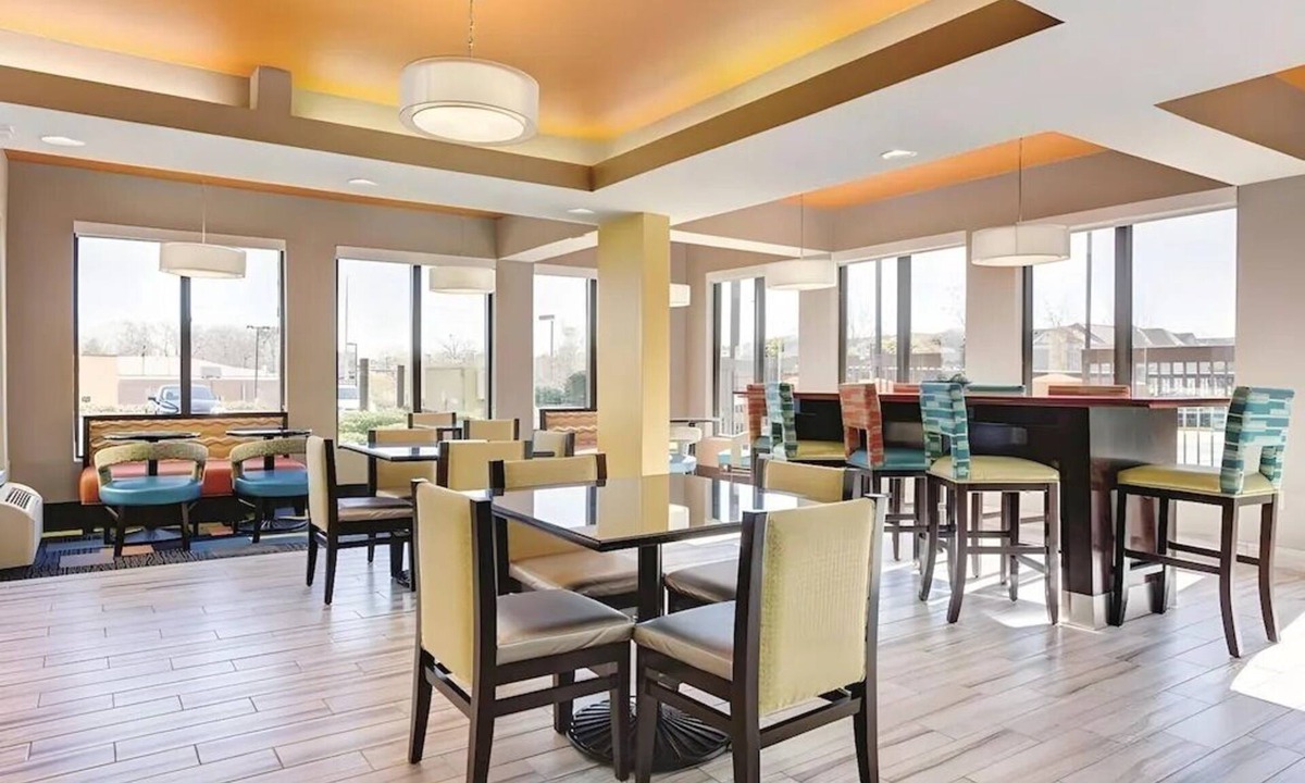 Tougaloo Hotel | OYO Townhouse Jackson/Ridgeland