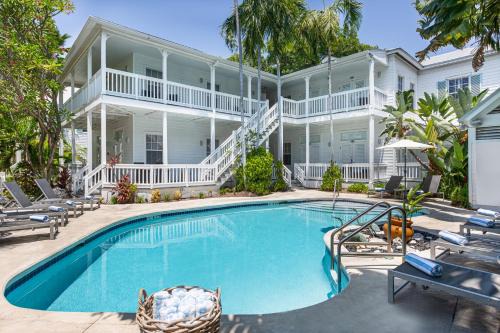 Downtown Hotel | Paradise Inn - Adult Exclusive