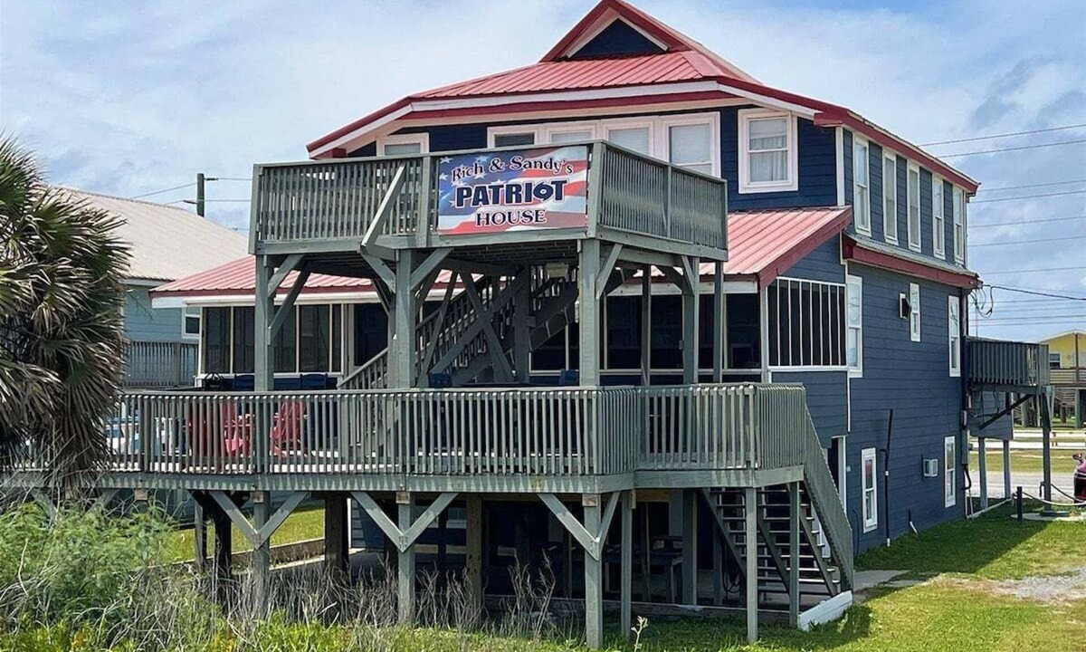 Grand Isle House | Patriot House - Beachfront - Island Realty