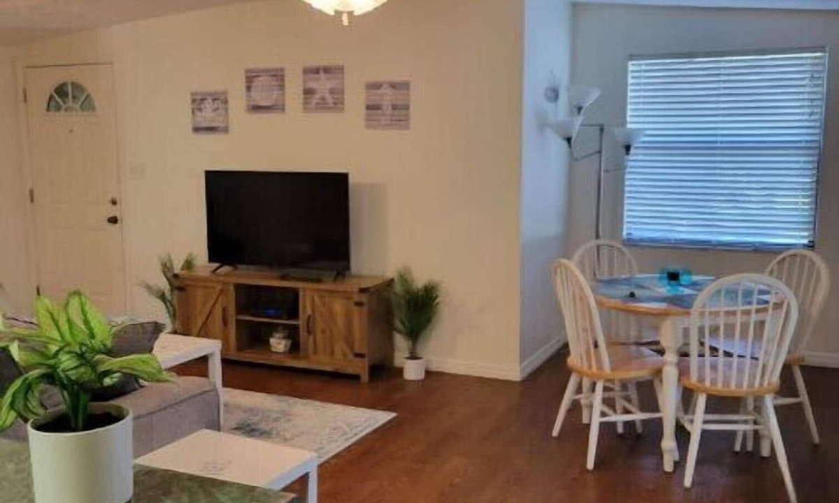 Merritt Island House | Peaceful 2 Bed 2 bath upstairs unit.