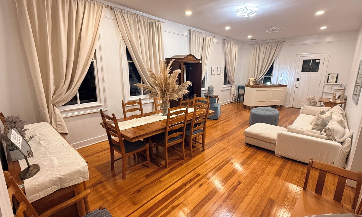 Chalmette House | Peaceful cottage tucked away minutes from the French Quarter in New Orleans.