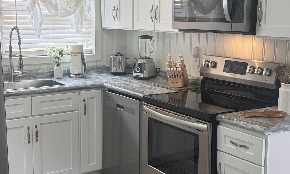 Grand Bay House | Peaceful Getaway in Grand Bay near Beaches, MS Gulf Coast, Downtown Mobile, AL!