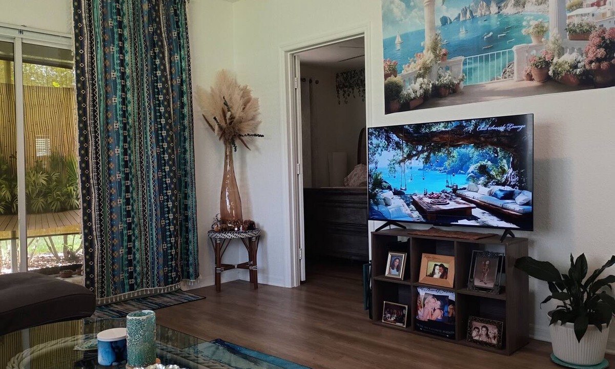 Palm Harbor House | Peaceful one bedroom Villa with Mediterranean decor
