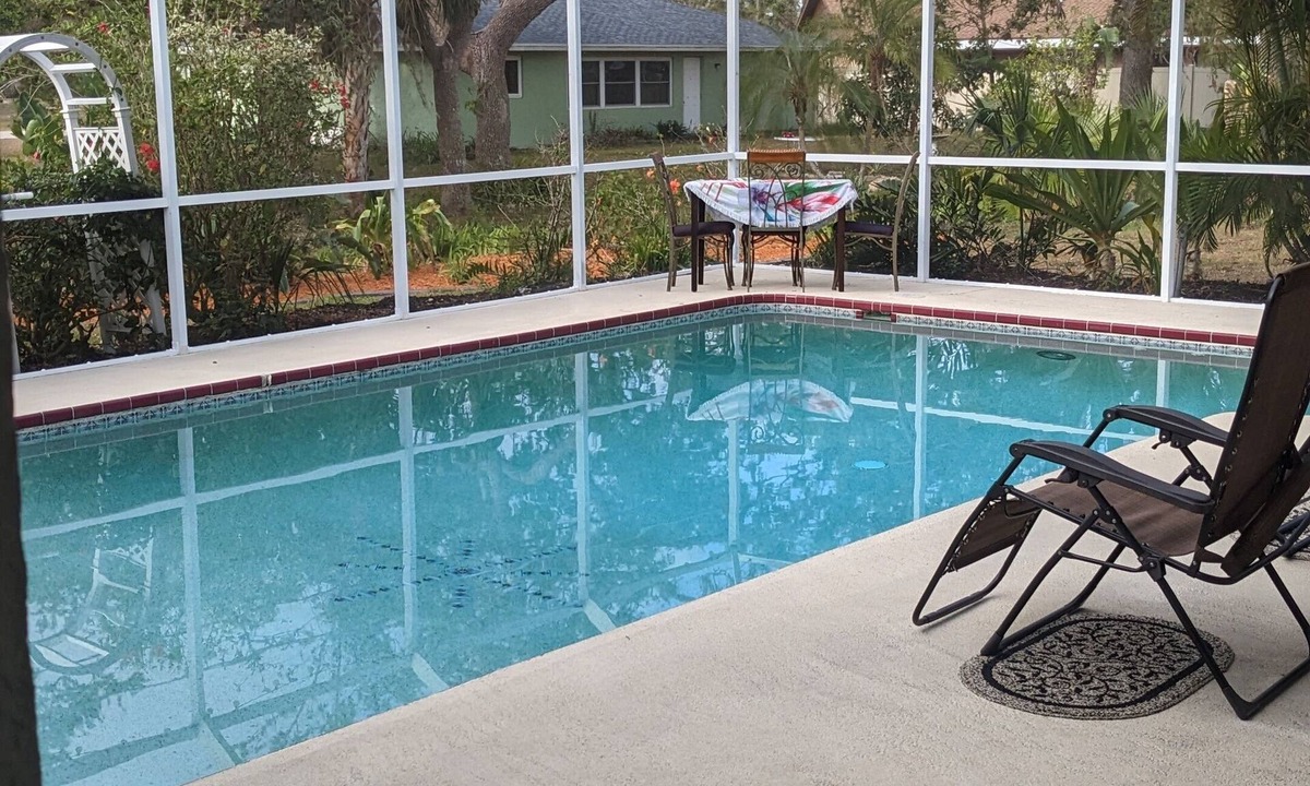 Port Charlotte House | Peaceful Retreat with Private Pool >20% discount for Month+ bookings