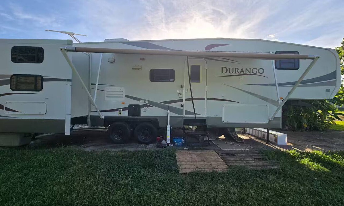 La Marque House | Peaceful rv near moody gardens and galveston