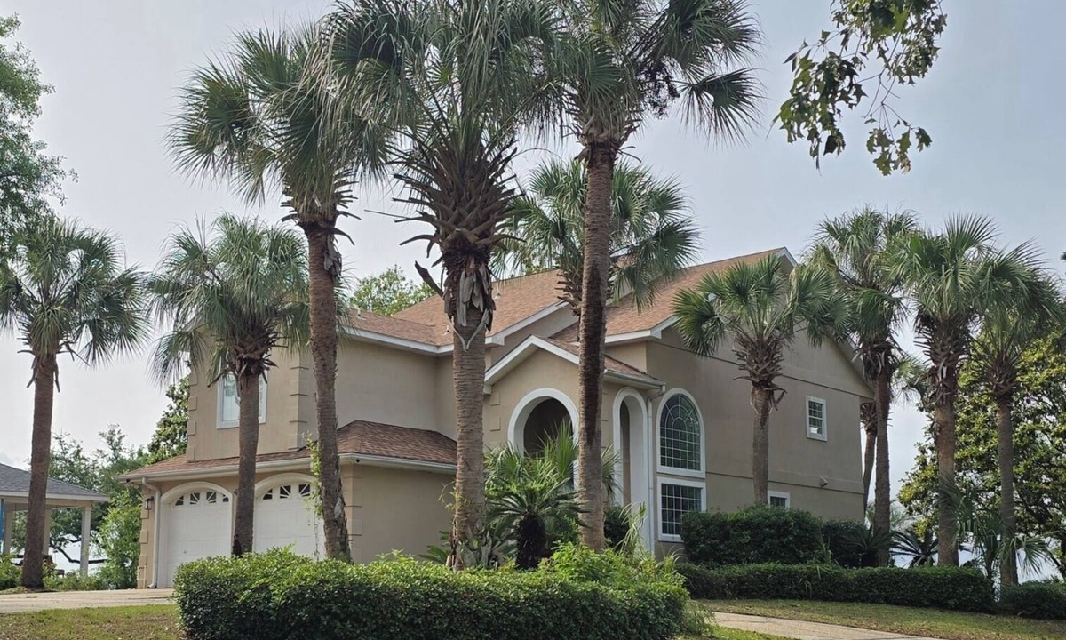 Ono Island House | Perdido Bay 4BR Waterfront House WITH A DOCK AND WHITE SANDS IN THE BACKYARD!