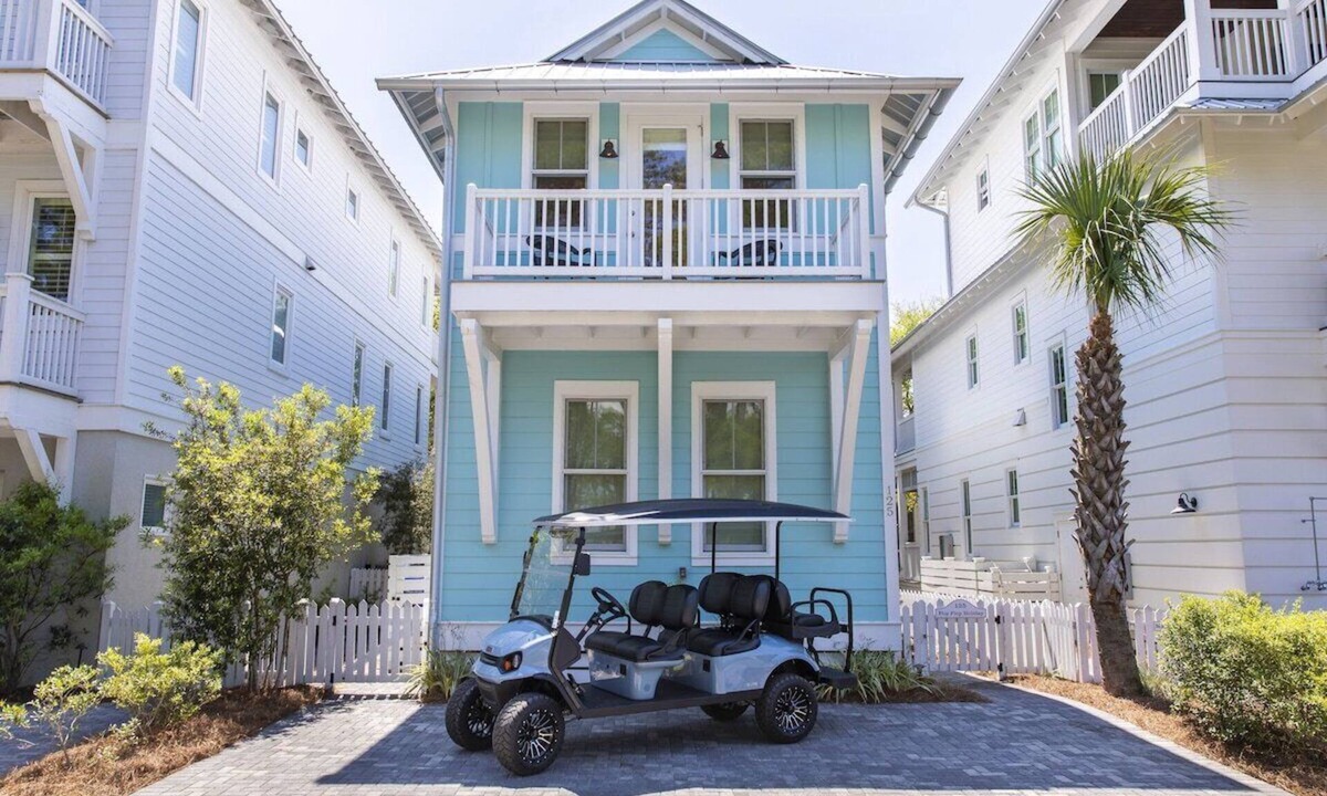 Sunnyside House | Perfect Carillon Beach Summer Retreat with 6 passenger Golf Cart awaits you NOW!