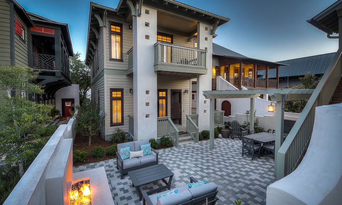 Rosemary Beach House | Perfect Family Getaway | Bikes, Courtyard w/Fire Feature, Walk to Pool & Fitness