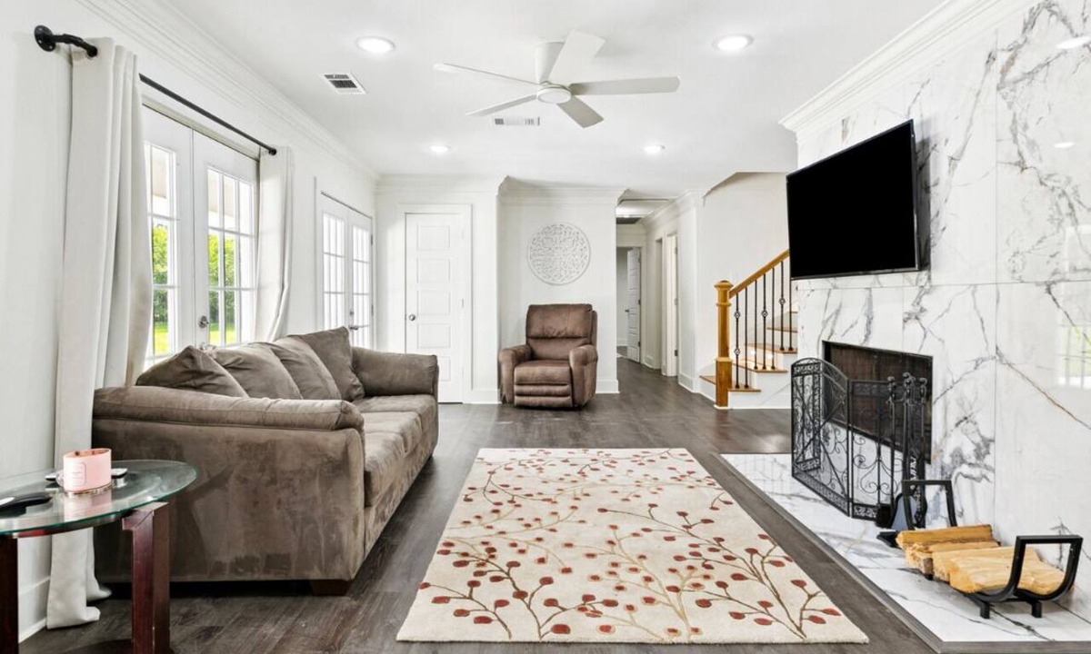 Zachary House | Perfect for a weekend, family gatherings, Parties, or extended stay!