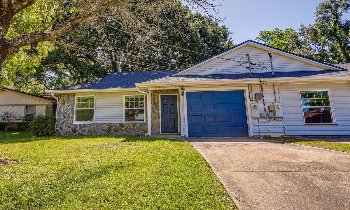 Bellview House | Pet-Friendly Pensacola Vacation Rental w/Patio