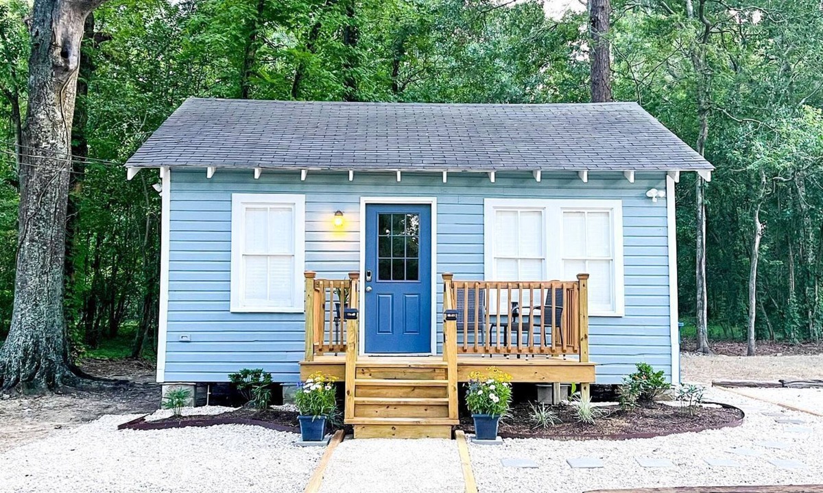 Lafayette Cottage | Picturesque Cozy Cottage with Fire Pit Space in Louisiana