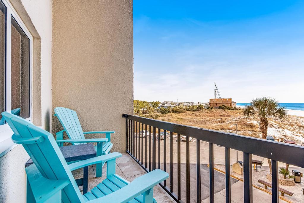 Sunnyside Apartment | Pinnacle Port A-101