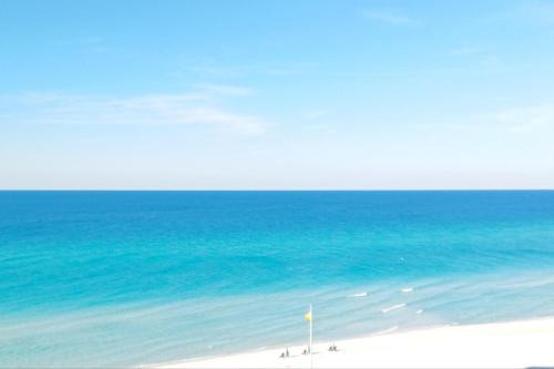Sunnyside Apartment | Pinnacle Port a-738 - Sea Forever