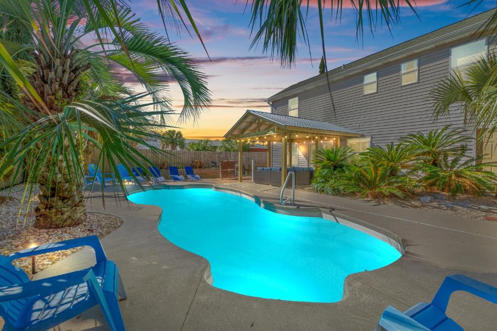 El Centro Beach House | Pirates Cove - Private Pool, Seasonal Hot Tub, Game Room, Close to Beach, Pets OK